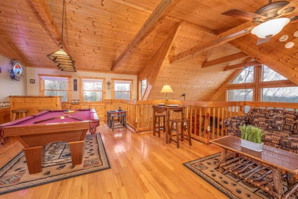 Over The Mountain - Smoky Mountain View Cabin セバービル エクステリア 写真