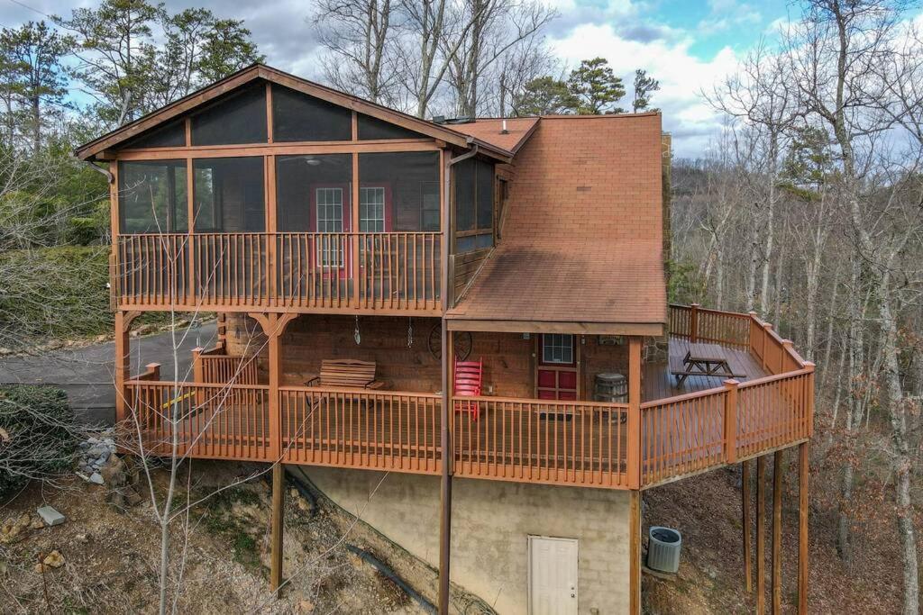 Over The Mountain - Smoky Mountain View Cabin セバービル エクステリア 写真