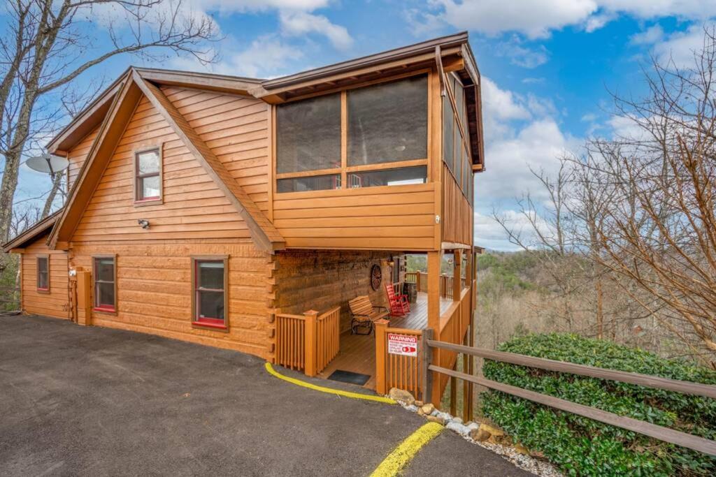 Over The Mountain - Smoky Mountain View Cabin セバービル エクステリア 写真