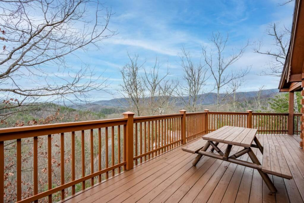 Over The Mountain - Smoky Mountain View Cabin セバービル エクステリア 写真