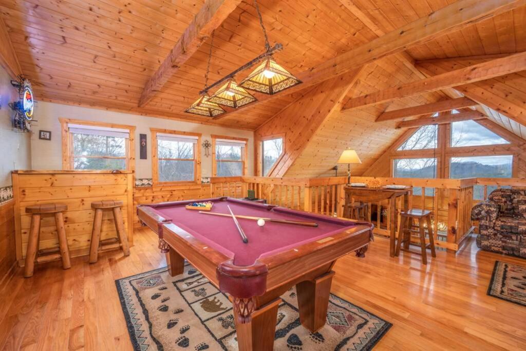 Over The Mountain - Smoky Mountain View Cabin セバービル エクステリア 写真