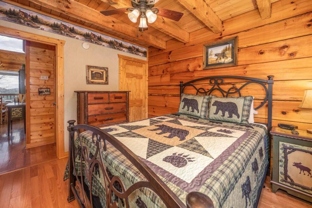 Over The Mountain - Smoky Mountain View Cabin セバービル エクステリア 写真