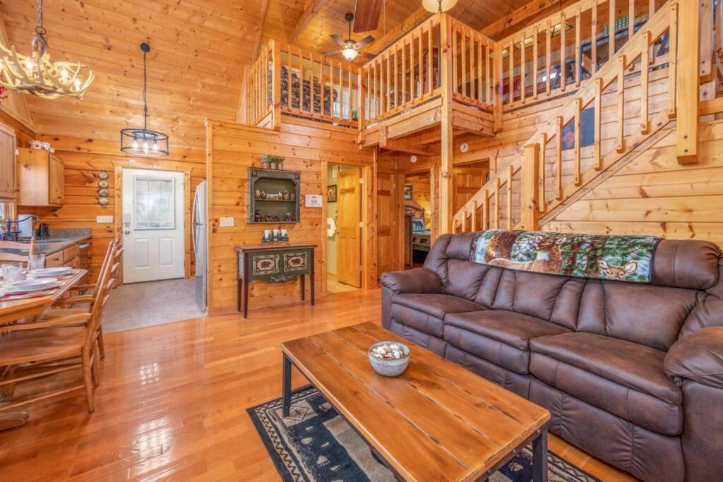 Over The Mountain - Smoky Mountain View Cabin セバービル エクステリア 写真